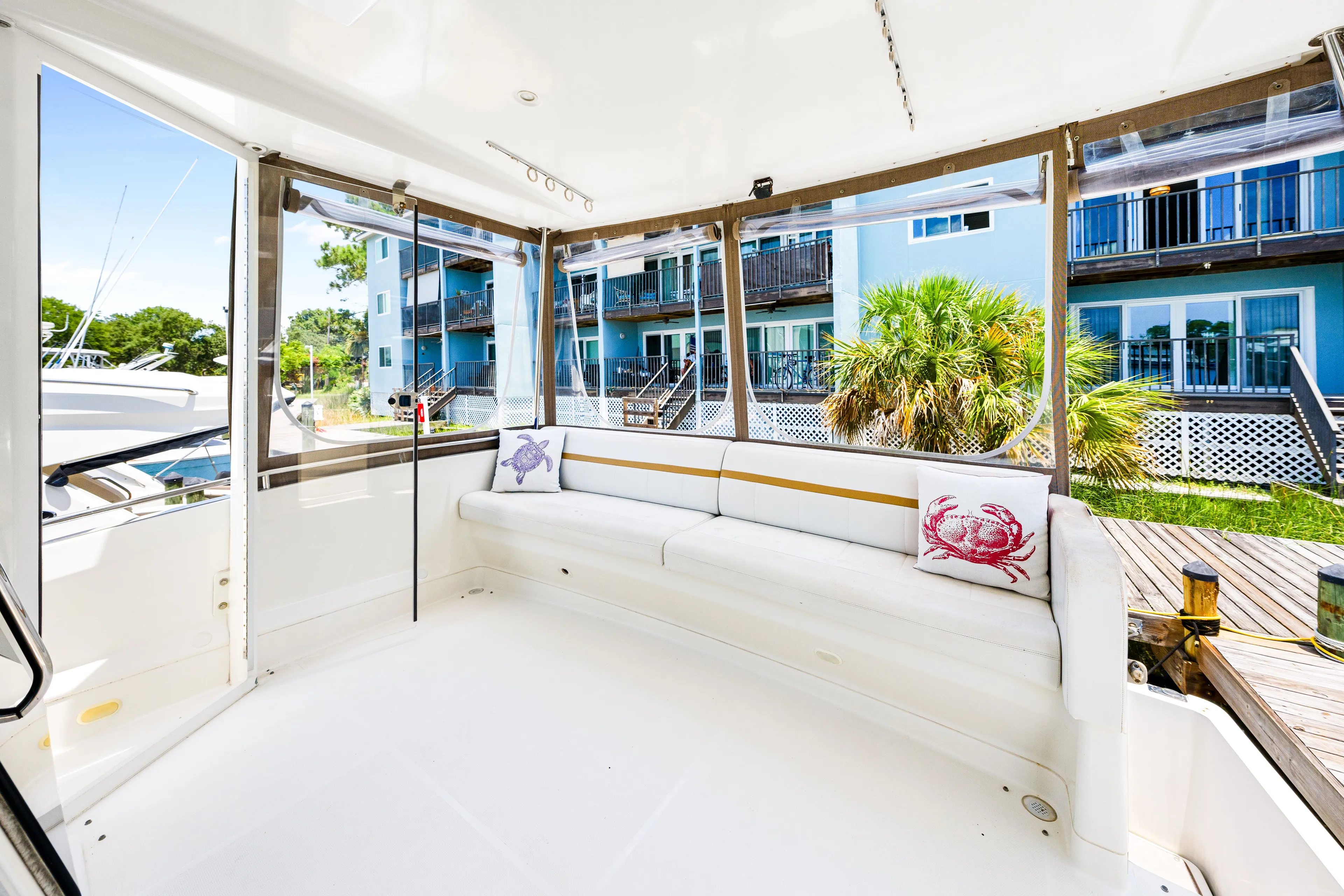 Loophole Yacht Photos Pics 