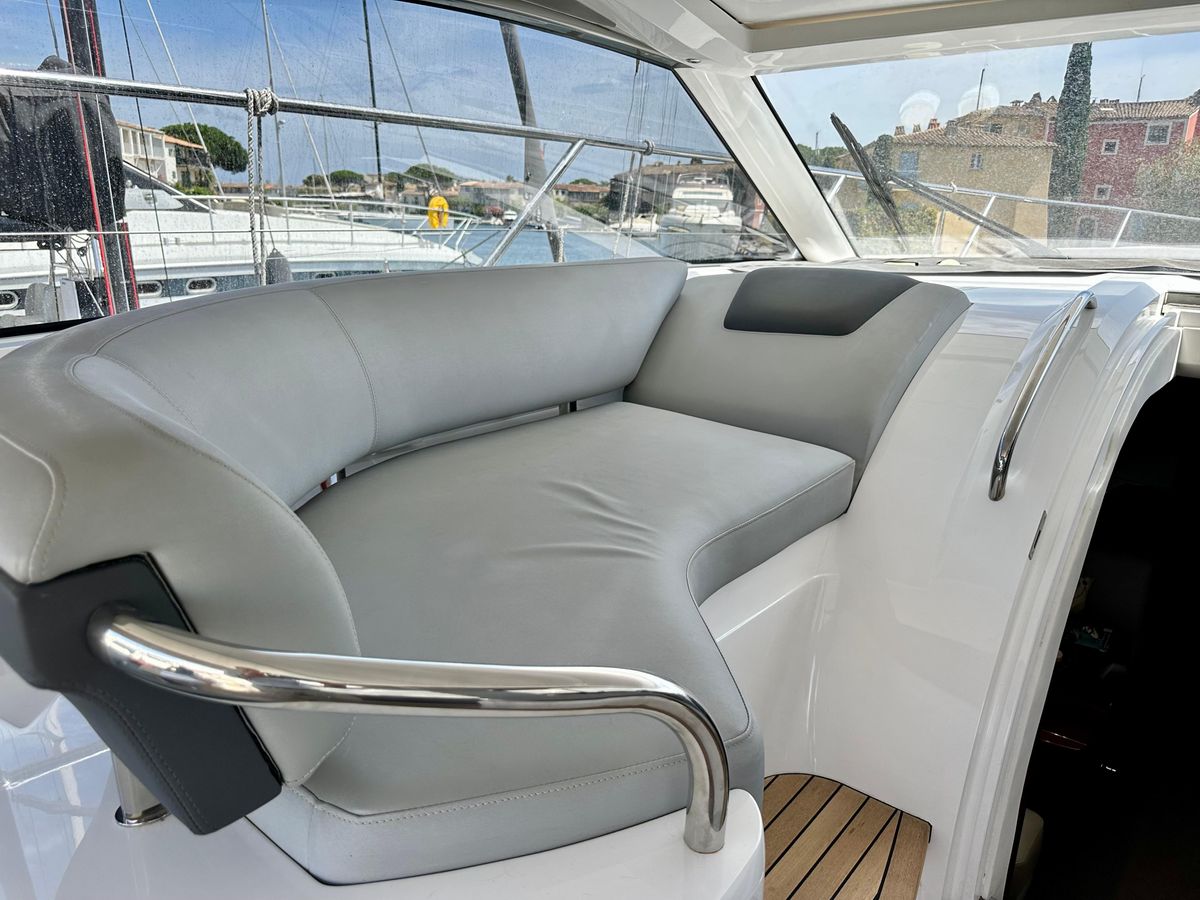 2018 Princess 42 