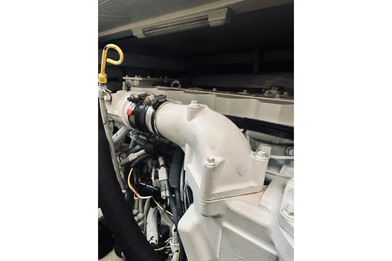 Grand Finale Yacht Photos Pics Engine compartment of 2008 Sabre 38 Hard Top Express boat.