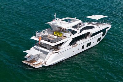 Yacht