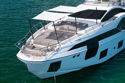 Yacht