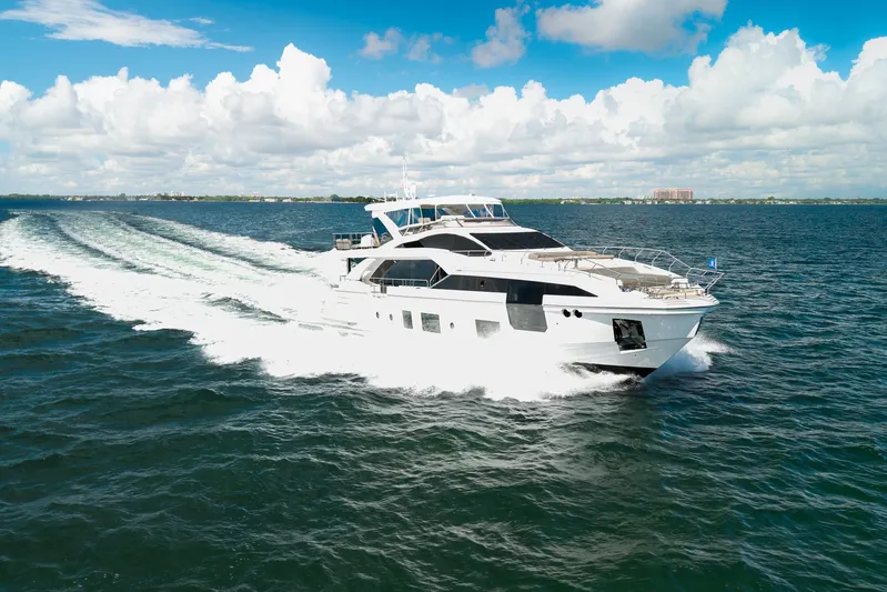 No Name Yacht Photos Pics Luxury Azimut Grande 27 METRI yacht cruising on open water, 2022 model.