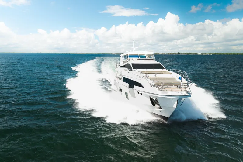 No Name Yacht Photos Pics Luxury Azimut Grande 27 METRI yacht cruising on open sea, 2022 model.