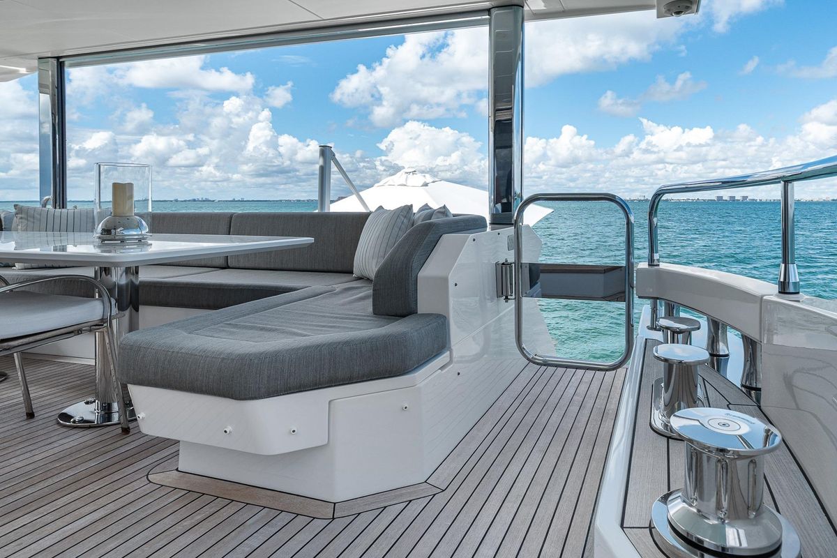 2022 Azimut 88 