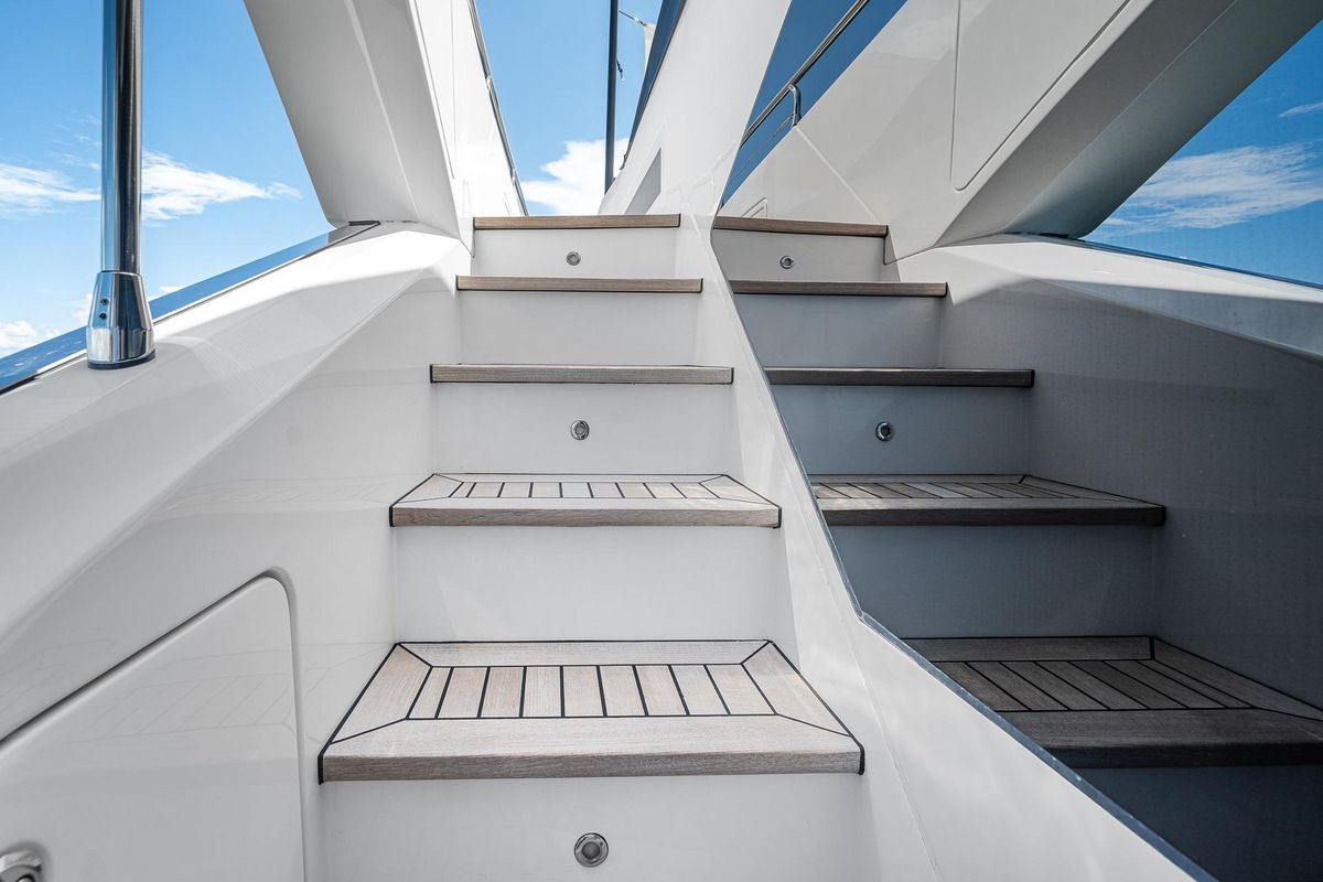 2022 Azimut 88 