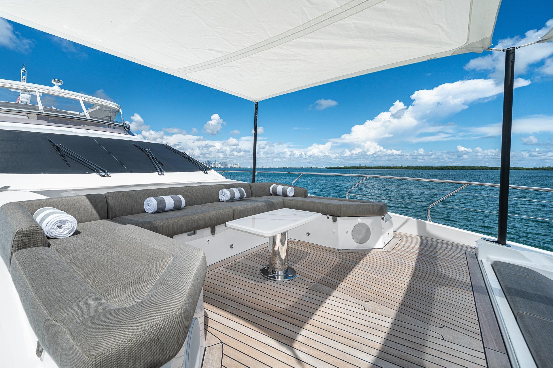 Yacht Photo 45