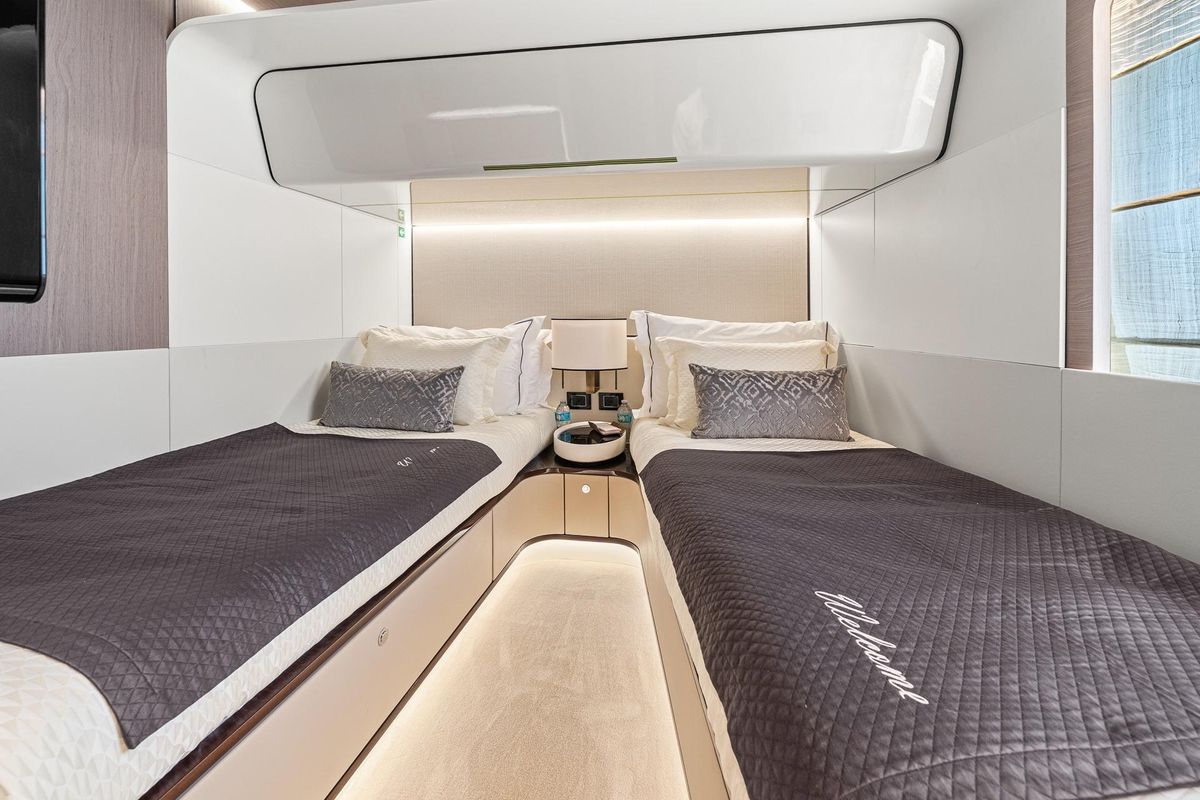 2022 Azimut 88 