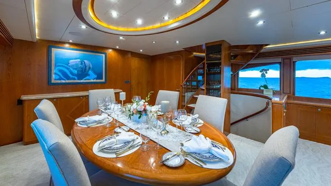 B Happy Yacht Photos Pics Dining salon looking fwd