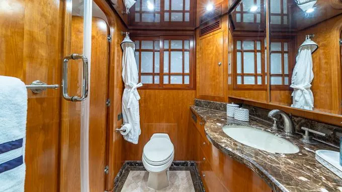 B Happy Yacht Photos Pics Starboard Master head