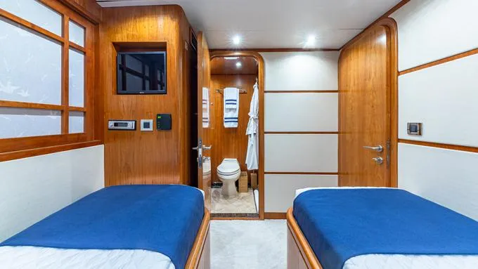 B Happy Yacht Photos Pics Stbd guest cabin looking aft