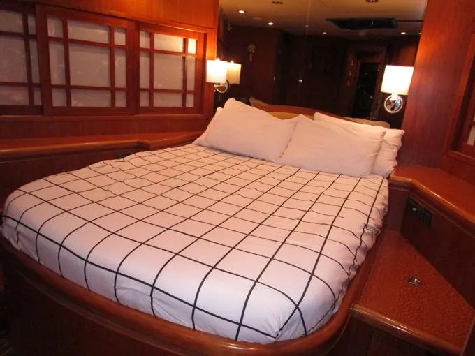 B Happy Yacht Photos Pics Captain's cabin