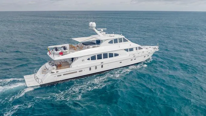 B Happy Yacht Photos Pics Aft stern quarter