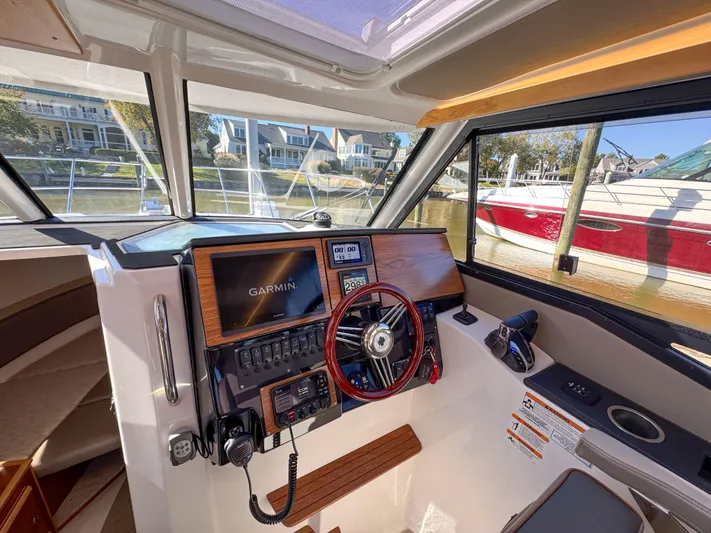 Channel Surfer Yacht Photos Pics 