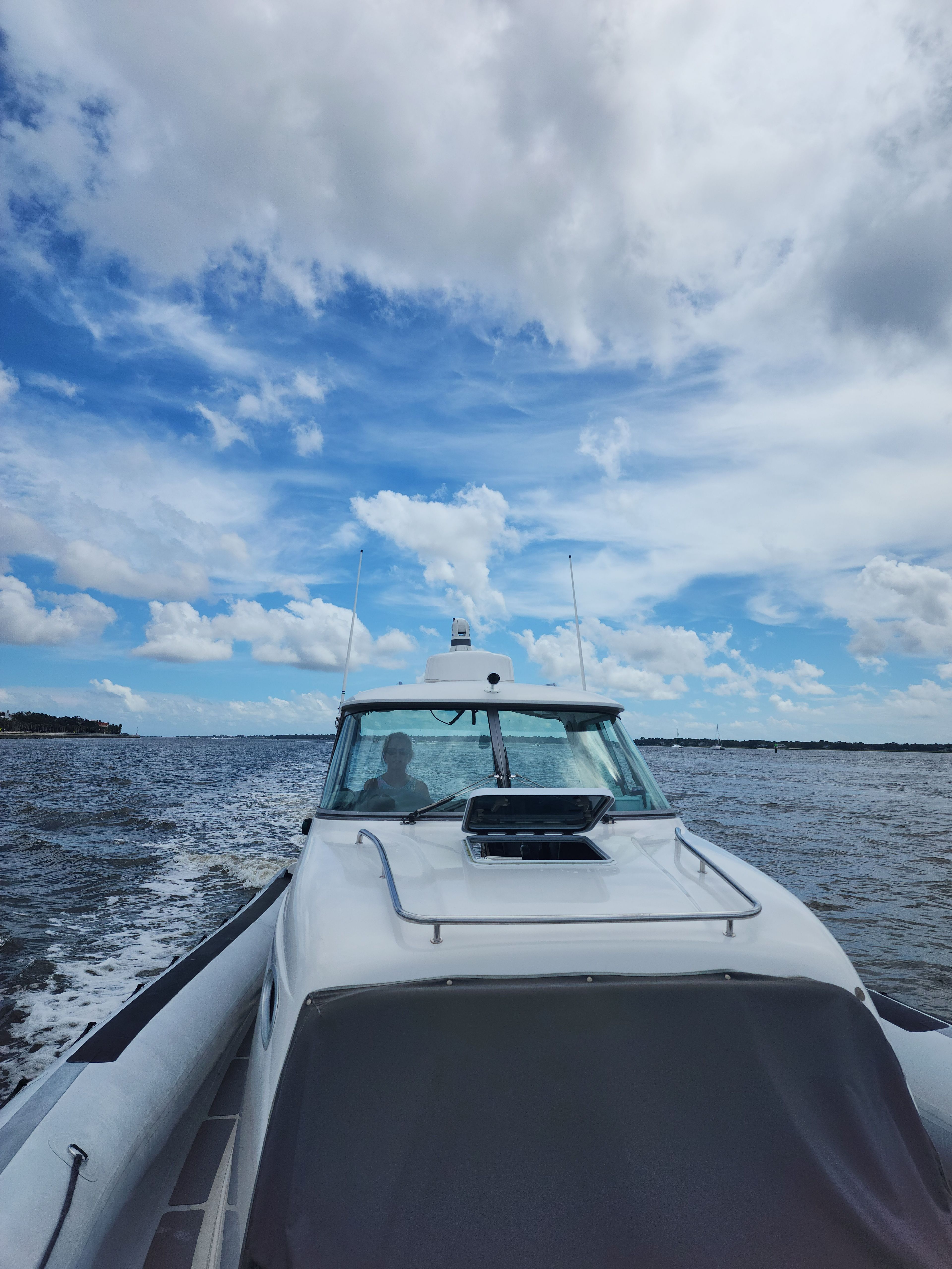 Protector 410 Targa 2008 on open sea under blue sky.
