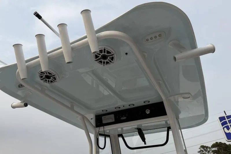  Yacht Photos Pics 2026 Sea Hunt Gamefish 25 boat T-top with rod holders and speakers.