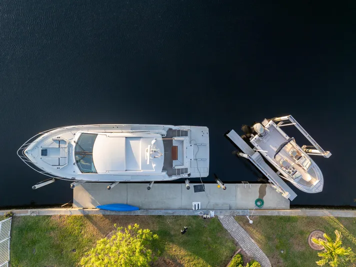 Lil' Darlin' Yacht Photos Pics 