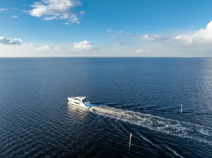 Lil' Darlin' Yacht Photos Pics 