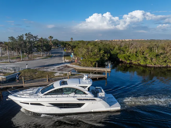 Lil' Darlin' Yacht Photos Pics 