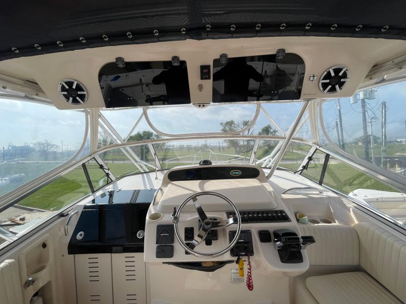 2004 Grady-White 330 Express