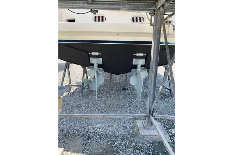  Yacht Photos Pics 2002 Ferretti Yachts 430 propellers and hull on dry dock.