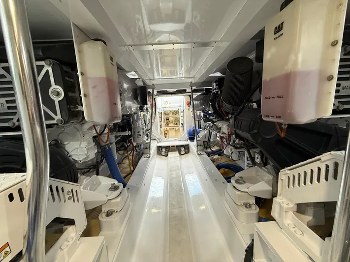 Gryphon Yacht Photos Pics 