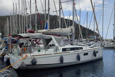 Beneteau Oceanis 38.1