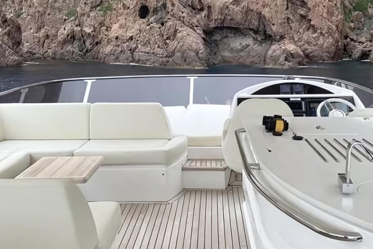 2015 Sunseeker 75 