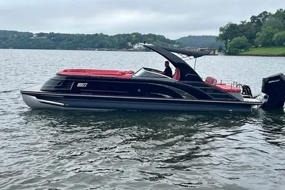 Bennington QX 28
