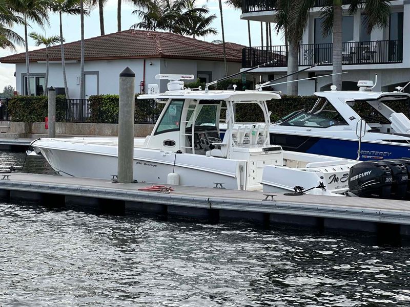 2016 Boston Whaler 350 Outrage