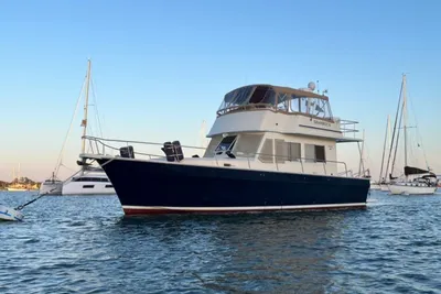 Mainship 43 Trawler
