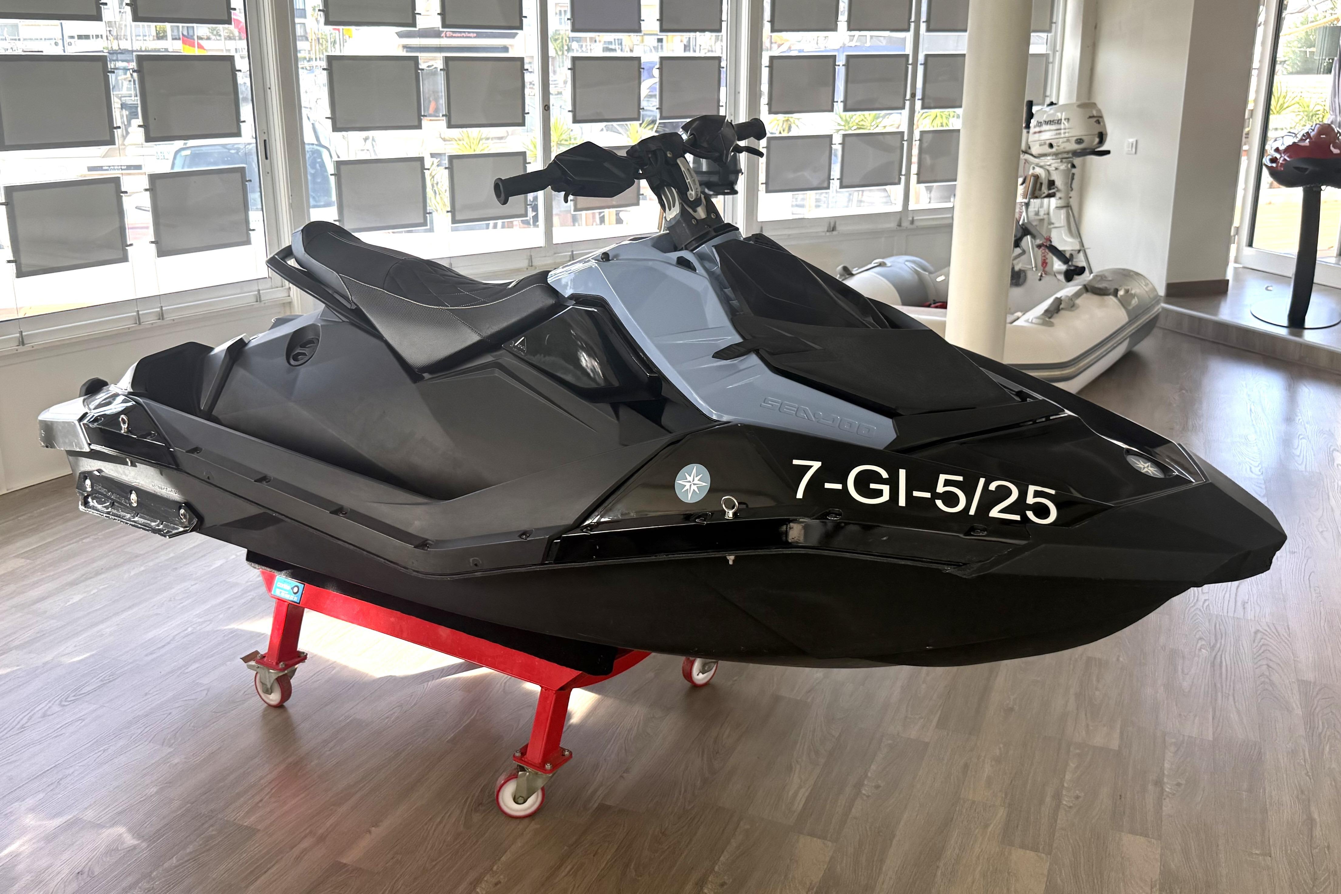 2023 Sea-Doo Spark Trixx 2up
