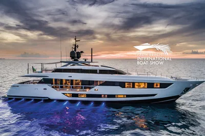 2025 Custom Line SAETTA 120'