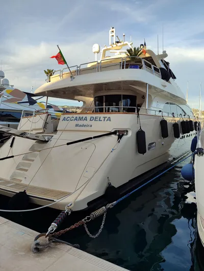  Yacht Photos Pics Luxury yacht Azimut 100 Jumbo, 1999 model, docked at a marina.