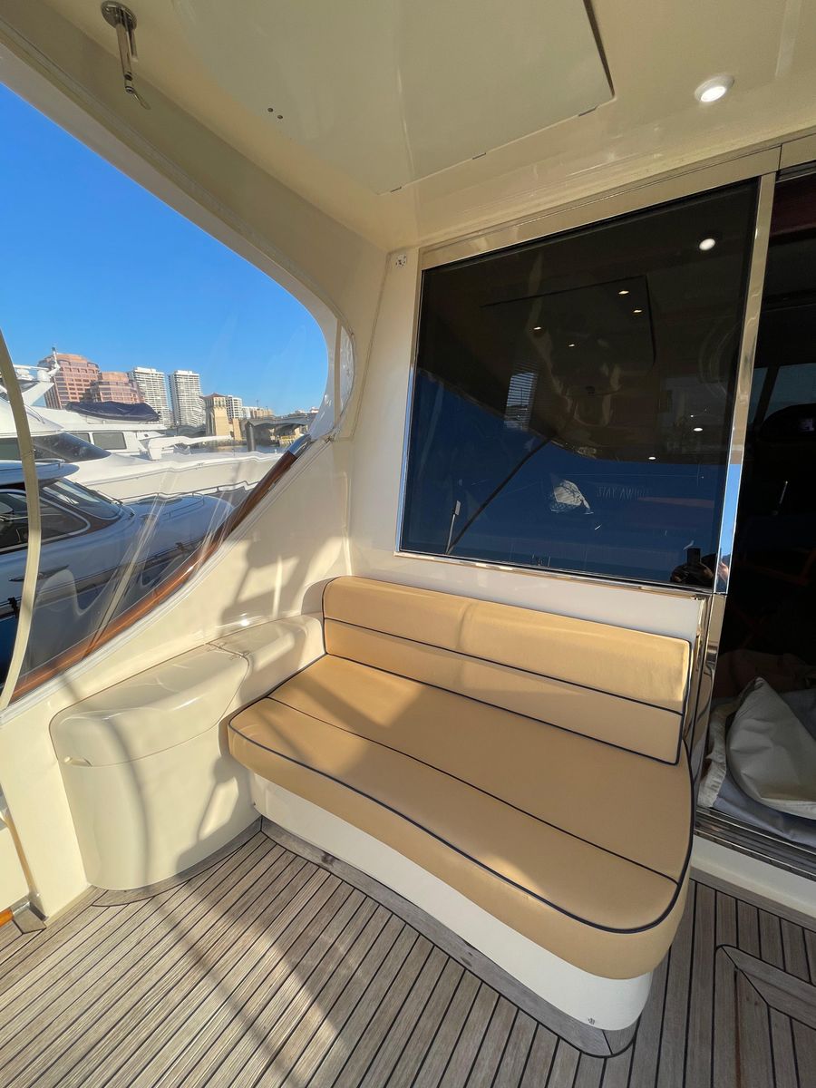 2006 Mochi Craft 74 