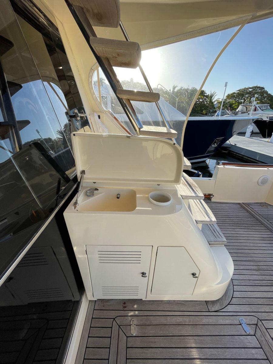 2006 Mochi Craft 74 