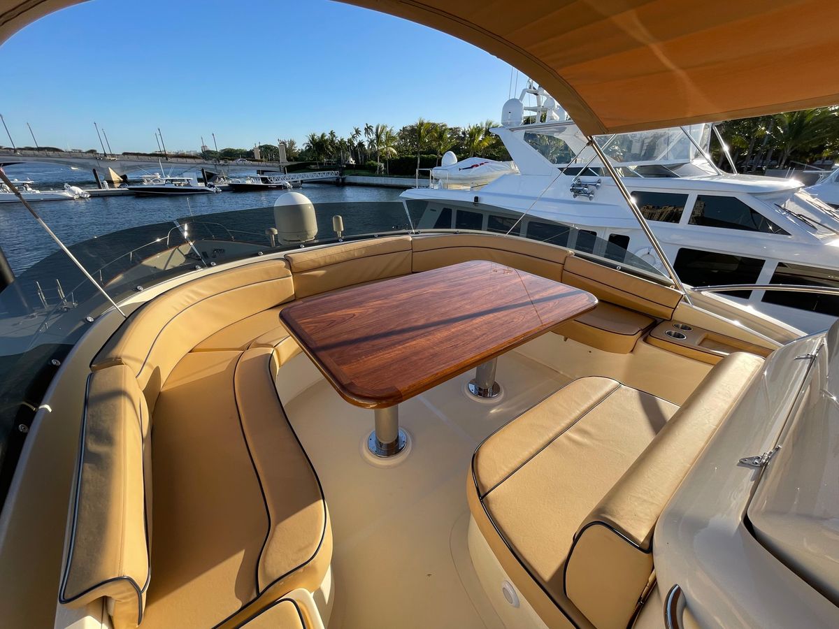 2006 Mochi Craft 74 