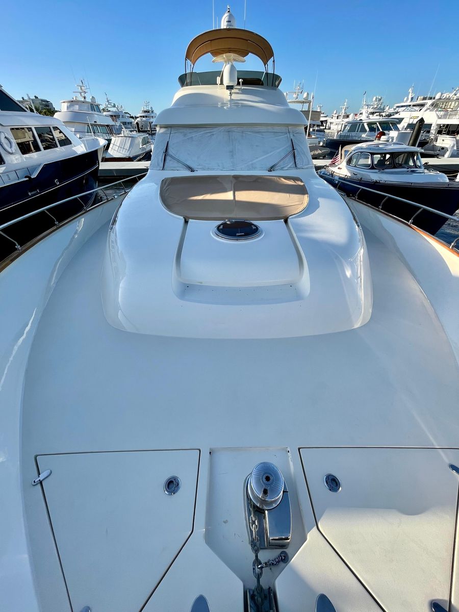 2006 Mochi Craft 74 
