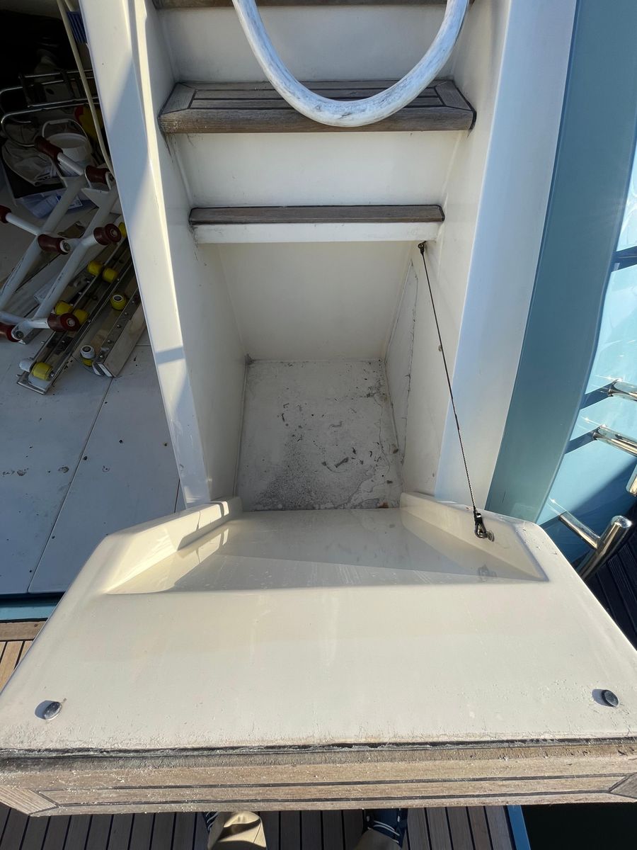 2006 Mochi Craft 74 
