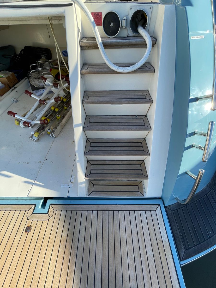 2006 Mochi Craft 74 