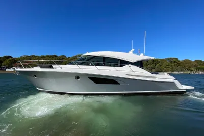 Tiara Yachts C53 Coupe