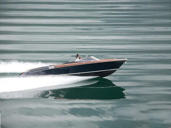 Chinkapin Yacht Photos Pics Manufacturer Provided Image: Riva Aquariva Super Running Shot