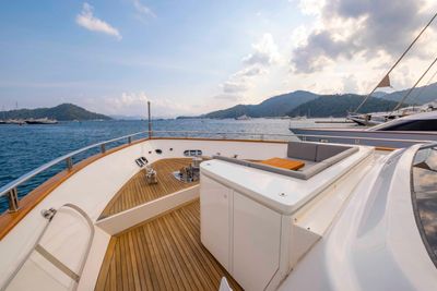 Yacht