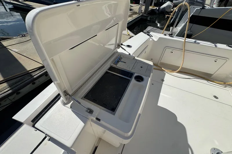  Yacht Photos Pics Riviera 43 Open Flybridge 2016 yacht with open flybridge and outdoor kitchenette.