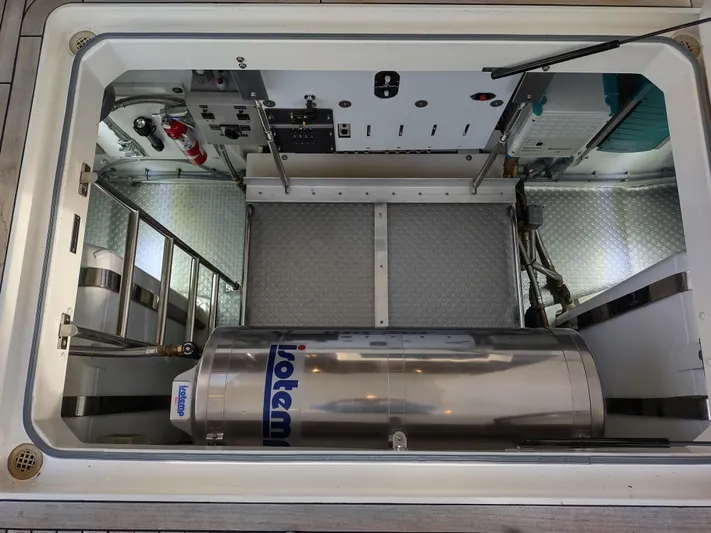 F66 Yacht Photos Pics Equipment room #1