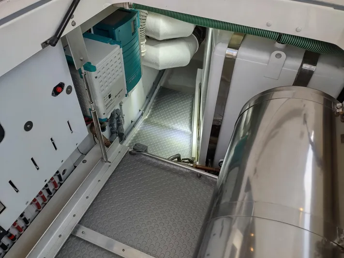 F66 Yacht Photos Pics Equipment room #3