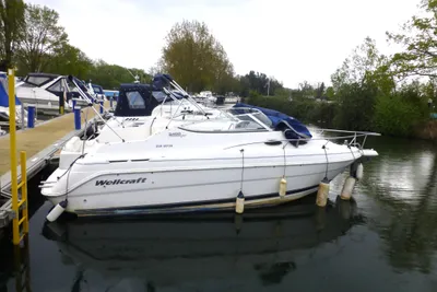 1999 Wellcraft 2400 Martinique