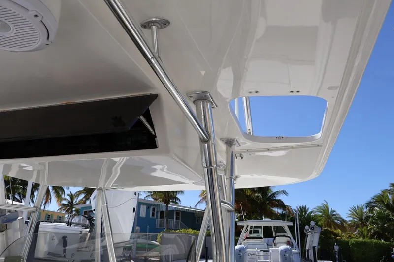  Yacht Photos Pics 2005 Venture 39 Open boat with sleek design and stainless steel fittings.