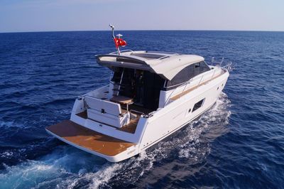 Yacht