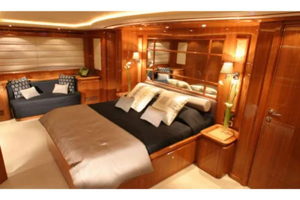  Yacht Photos Pics Manufacturer Provided Image