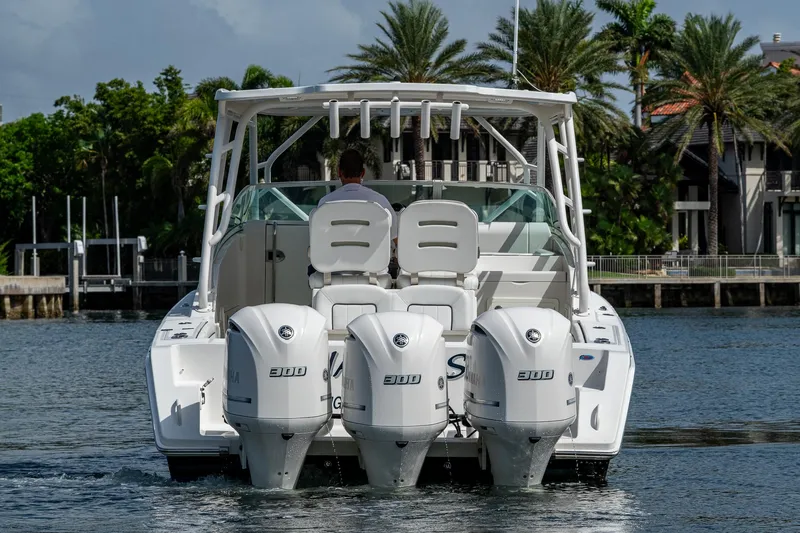 Naider's Yacht Photos Pics 2016 Jupiter 34 LX boat with triple Yamaha 300 engines on water.
